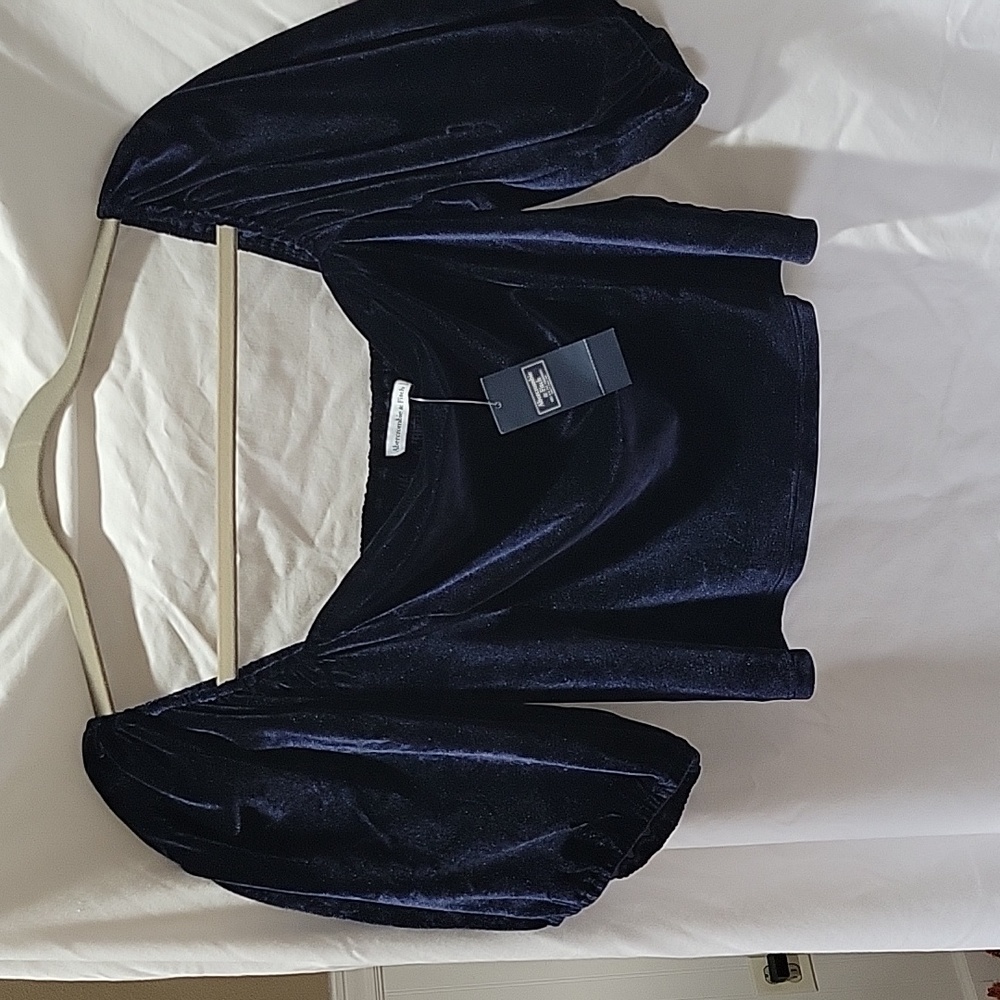 Abercrombie & Fitch Navy Blue Velvet Puff Sleeve Crop Top